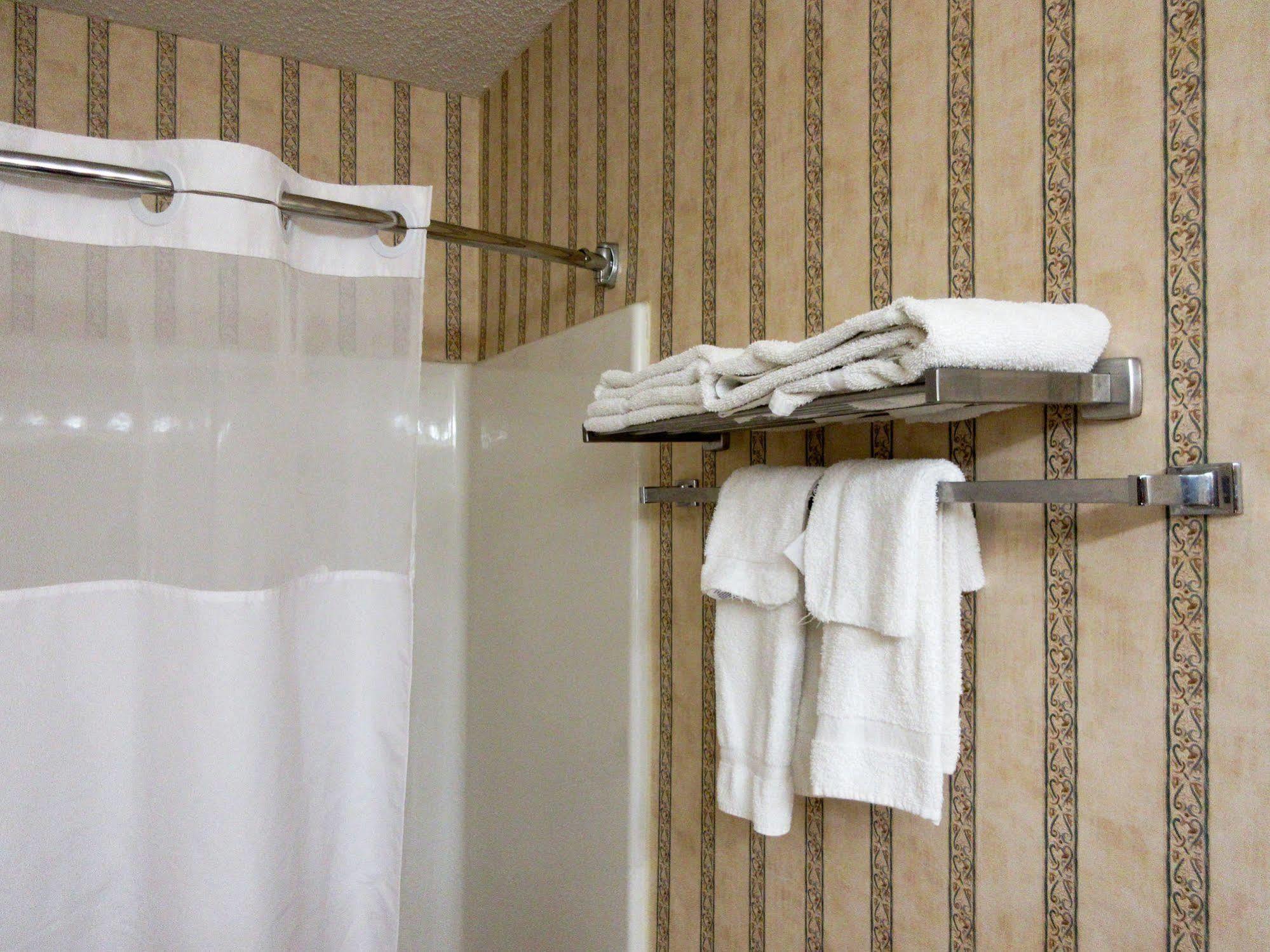 Quality Inn Fairborn Exteriér fotografie